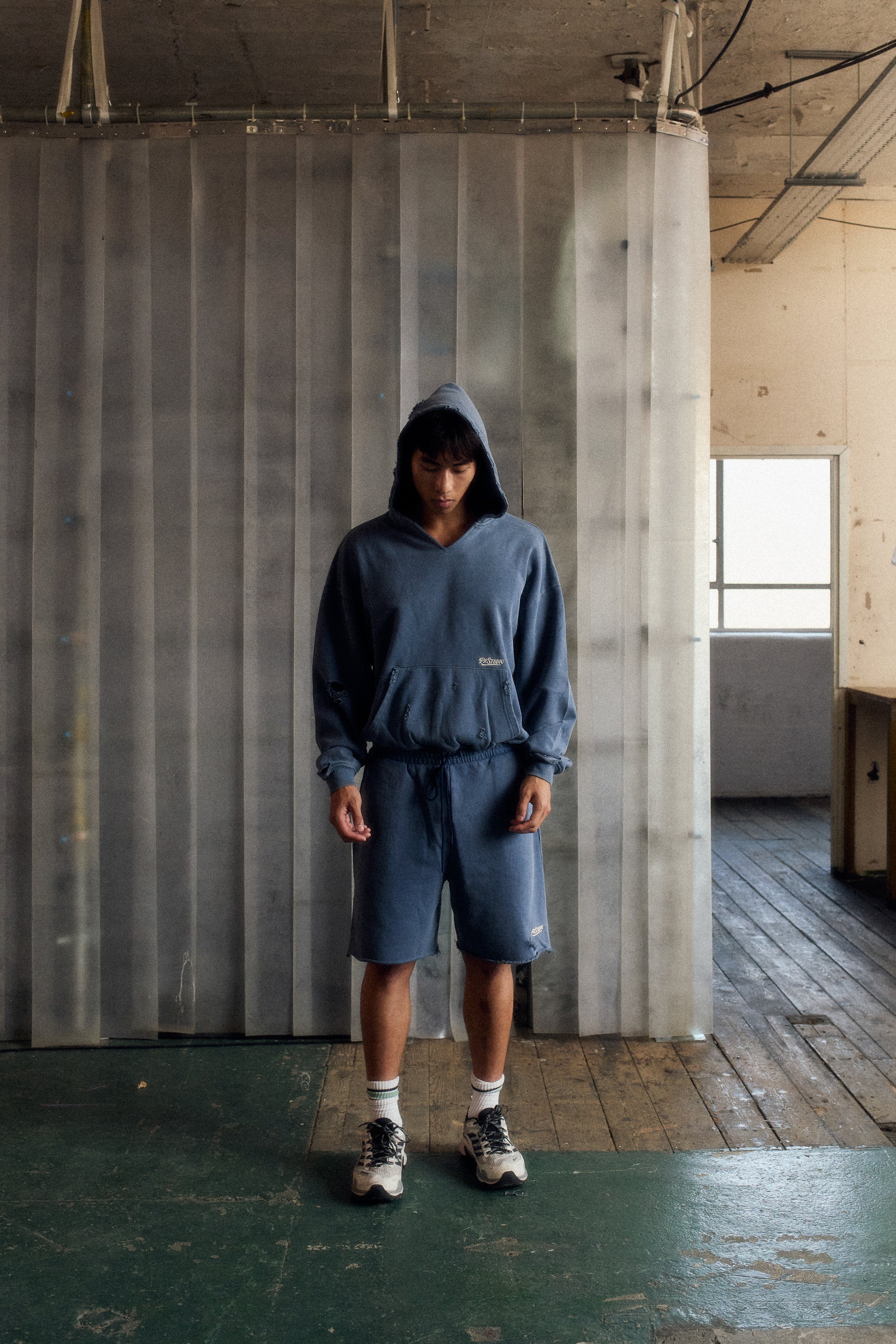 DISTRESSED HOODIE SUNFADE BLUE – PR STUDIO CLO